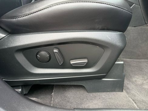 Used 2022 Ford Explorer XLT w/ Equipment Group 202A RWD image 24