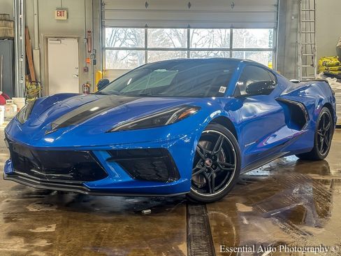 Used 2024 Chevrolet Corvette Stingray Premium Cpe w/ Z51 Performance Package image 2