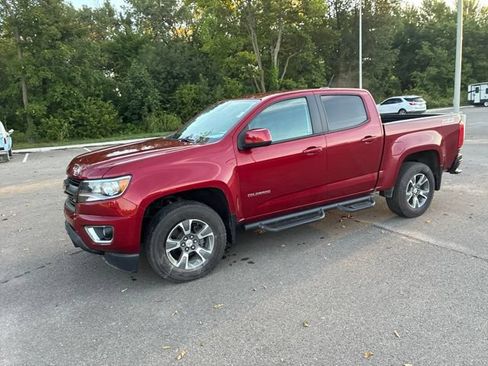 Used 2018 Chevrolet Colorado Z71 AWD/4WD image 2