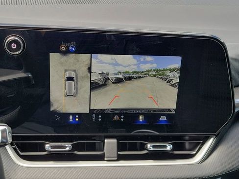 New 2026 Chevrolet Equinox LT w/ Safety and Technology Package FWD image 10