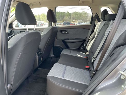 Used 2023 Nissan Rogue SV image 9