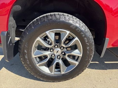 Used 2025 Chevrolet Silverado 1500 RST image 9