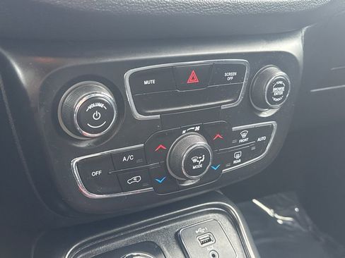 Used 2019 Jeep Compass Trailhawk image 23