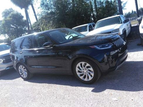 Used 2024 Land Rover Discovery S image 1