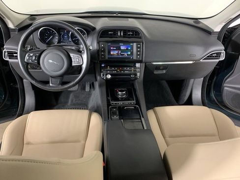 Used 2018 Jaguar F-PACE Premium image 34