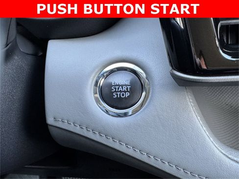 Certified 2022 Toyota Highlander XLE image 35