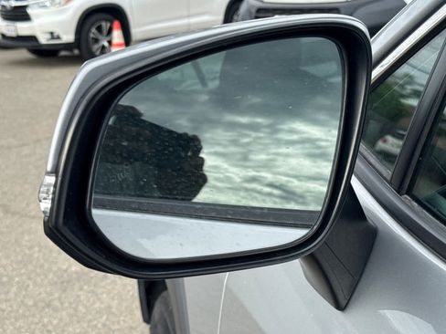 Used 2021 Toyota RAV4 XLE AWD/4WD image 20