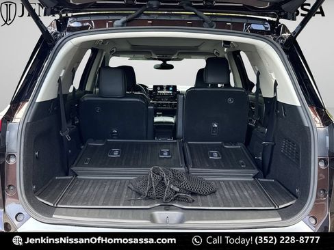 Certified 2022 Nissan Pathfinder SL w/ SL Premium Package FWD image 21