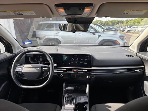 Used 2026 Kia Sportage LX FWD image 33