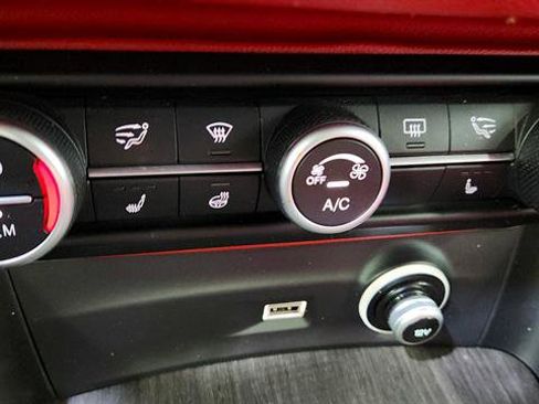 Used 2018 Alfa Romeo Stelvio Ti image 18