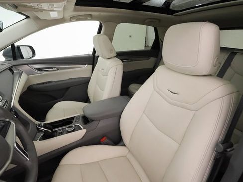 Used 2021 Cadillac XT5 Premium Luxury image 11