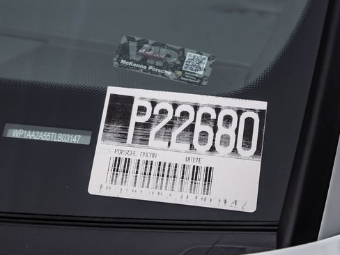 Certified 2026 Porsche Macan AWD/4WD image 33