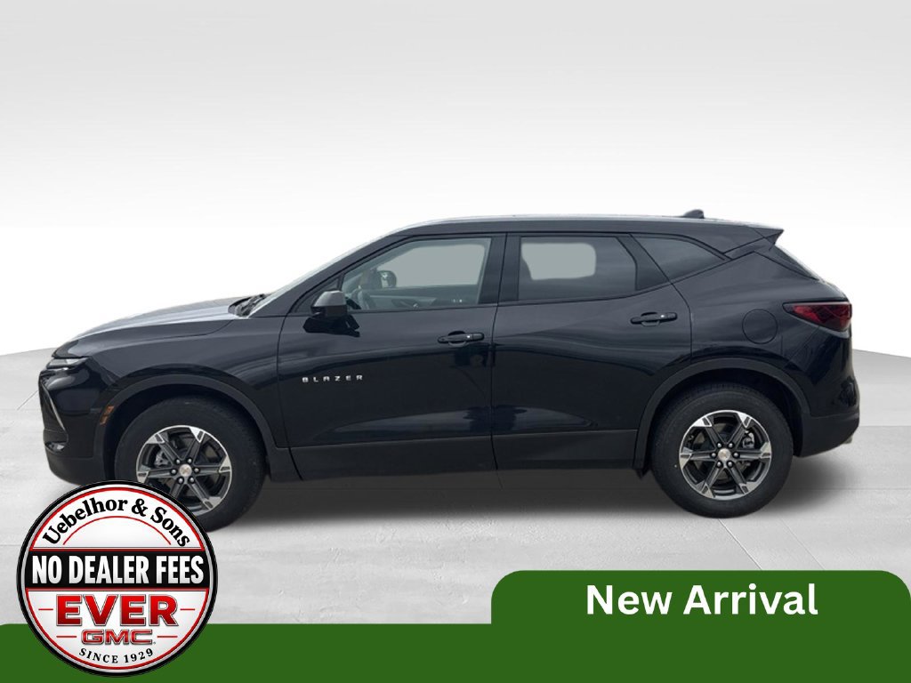 Used 2025 Chevrolet Blazer LT FWD image 9