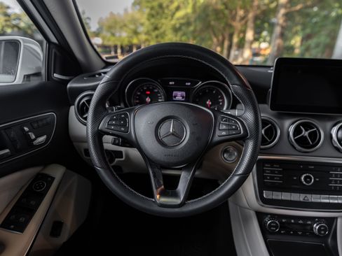 Used 2019 Mercedes-Benz GLA 250 GLA 250 4MATIC SUV w/ Convenience Package image 6