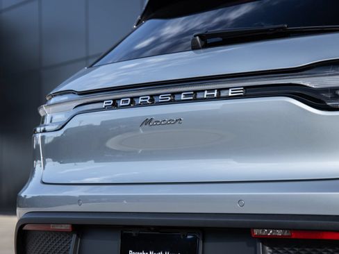 Certified 2026 Porsche Macan AWD/4WD image 15