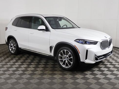 Used 2024 BMW X5 xDrive40i image 2