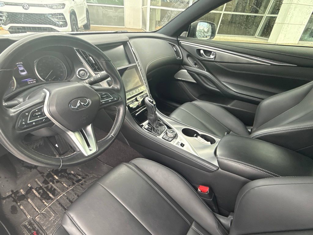 Used 2019 INFINITI Q60 3.0t Luxe w/ Cargo Package RWD image 14