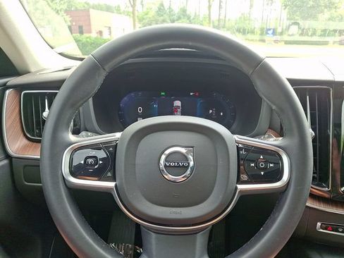 Used 2023 Volvo XC60 B5 Plus AWD/4WD image 22
