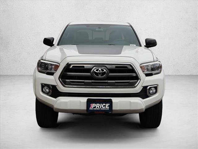 Used 2017 Toyota Tacoma Limited w/ Tow Package AWD/4WD image 3