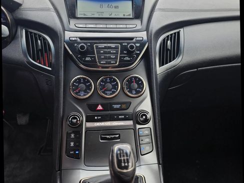 Used 2013 Hyundai Genesis 3.8 RWD image 29