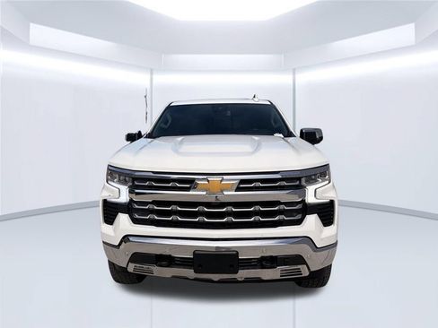 Used 2024 Chevrolet Silverado 1500 LTZ AWD/4WD image 2