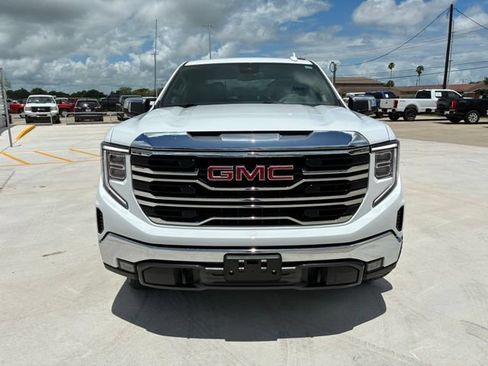 Used 2023 GMC Sierra 1500 SLT w/ SLT Premium Package AWD/4WD image 8
