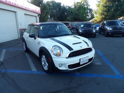 Used 2013 MINI Cooper S FWD image 2