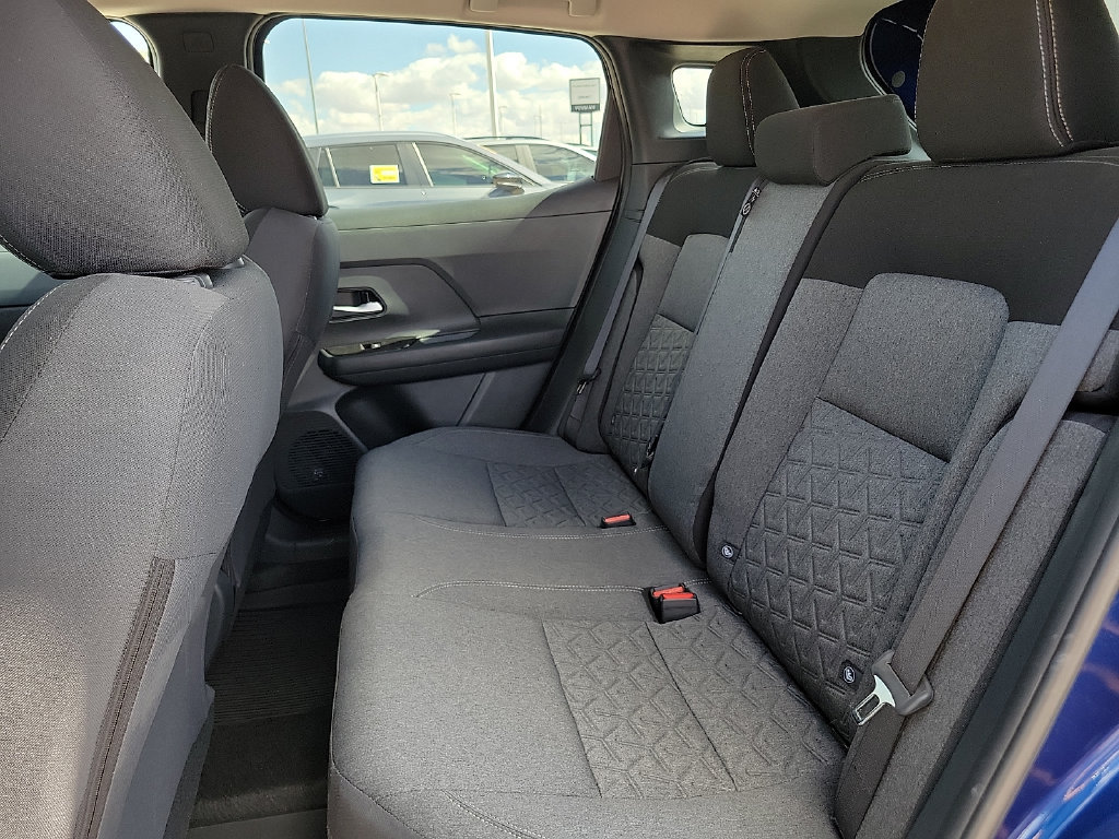 Used 2025 Nissan Kicks SV w/ SV Premium Package AWD/4WD image 19