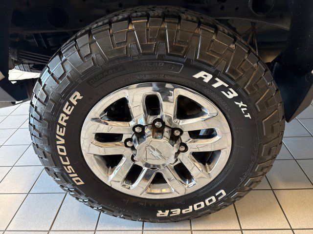 Used 2016 Chevrolet Silverado 2500 LT w/ LT Convenience Package AWD/4WD image 10