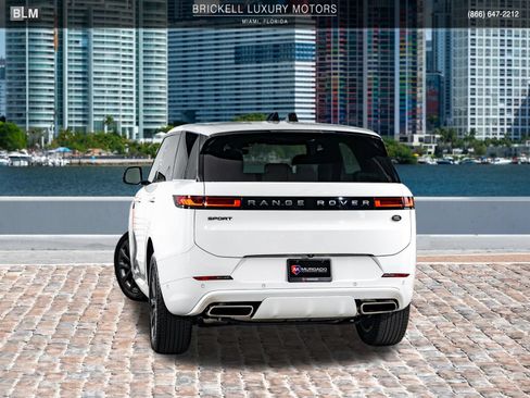 Used 2023 Land Rover Range Rover Sport SE Dynamic AWD/4WD image 3
