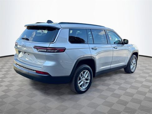 New 2025 Jeep Grand Cherokee L Laredo image 5