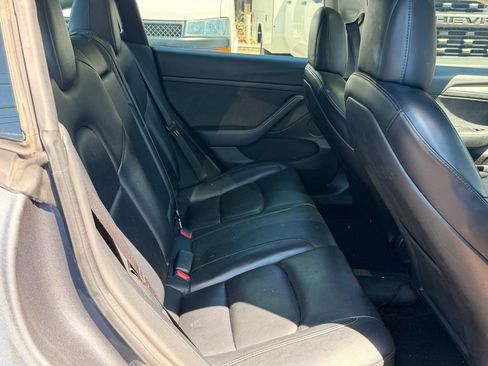 Used 2022 Tesla Model 3 RWD image 7