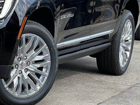 New 2026 GMC Yukon XL Denali w/ Denali Reserve Package image 6