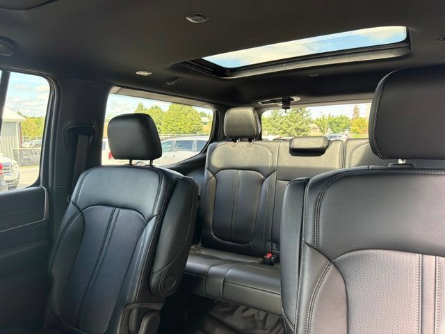 Used 2024 Jeep Wagoneer Series II w/ Premium Group I AWD/4WD image 11