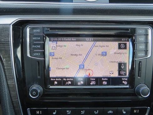 Used 2017 Volkswagen Passat 1.8T SE image 27