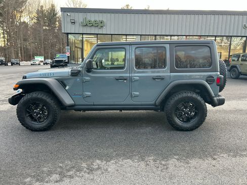 Used 2024 Jeep Wrangler Willys image 21