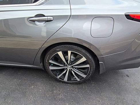 Used 2019 Nissan Altima 2.5 SR w/ SR Premium Package image 13