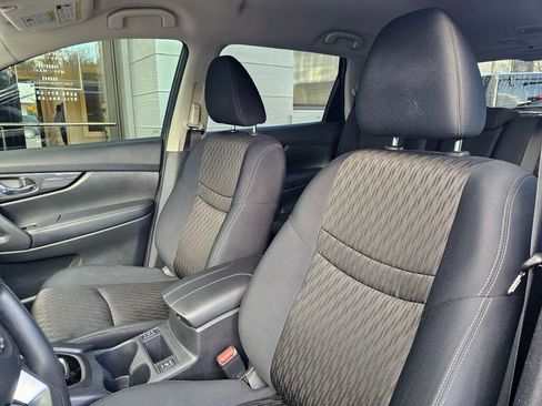 Used 2017 Nissan Rogue SV image 21