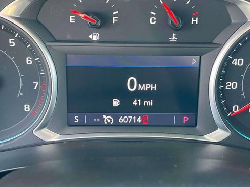 Used 2021 Chevrolet Traverse LT image 28