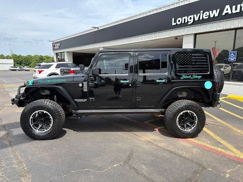 Used 2014 Jeep Wrangler Unlimited Rubicon w/ Connectivity Group AWD/4WD image 13