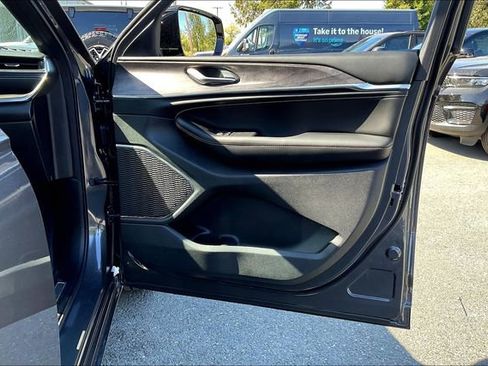 New 2025 Jeep Grand Cherokee L Overland image 24