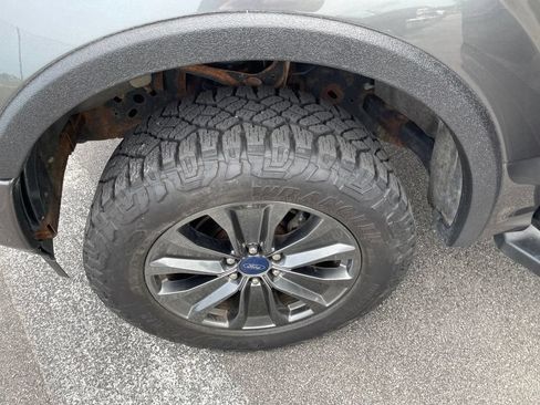 Used 2018 Ford F150 XLT w/ Equipment Group 302A Luxury AWD/4WD image 11