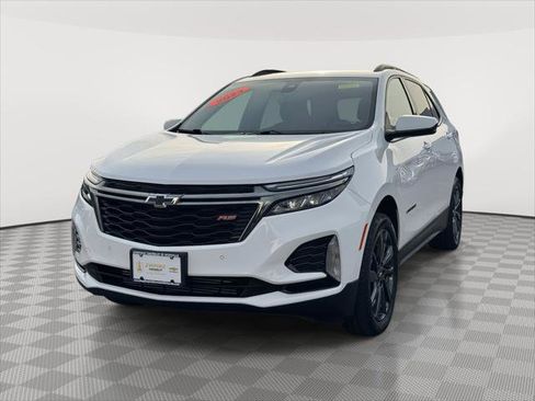 Used 2023 Chevrolet Equinox RS image 3