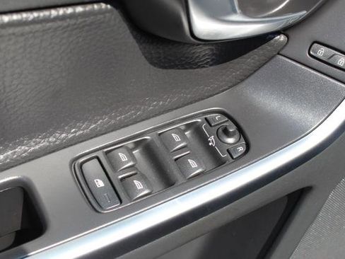 Used 2011 Volvo XC60 T6 image 16