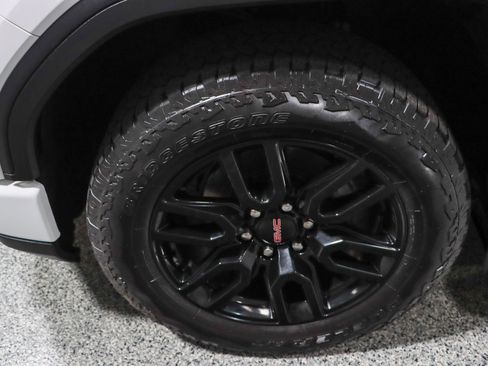 Used 2023 GMC Sierra 1500 Elevation w/ X31 Off-Road Package AWD/4WD image 11