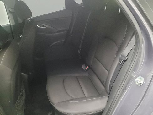 Used 2018 Hyundai Elantra GT image 18