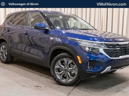Used 2025 Kia Seltos LX AWD/4WD image 1