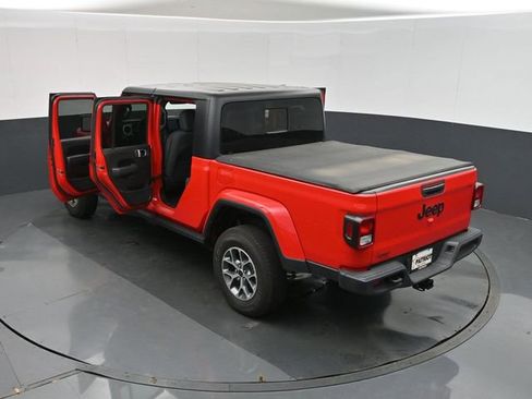 Used 2024 Jeep Gladiator Sport AWD/4WD image 44