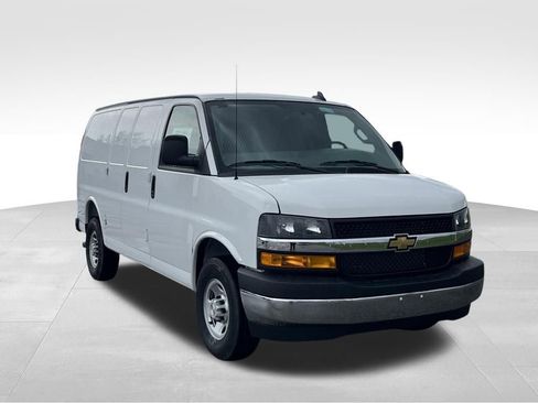 New 2026 Chevrolet Express 2500 w/ Enhanced Convenience Package RWD image 1