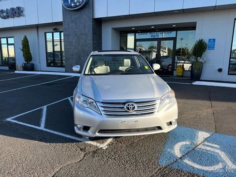 Used 2011 Toyota Avalon Limited FWD image 2